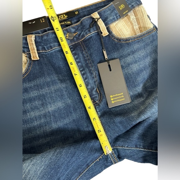 Lucky & Blessed Women’s Brown Aztec Print Cuffed Dark Wash Denim Flare Jeans - Picture 8 of 12